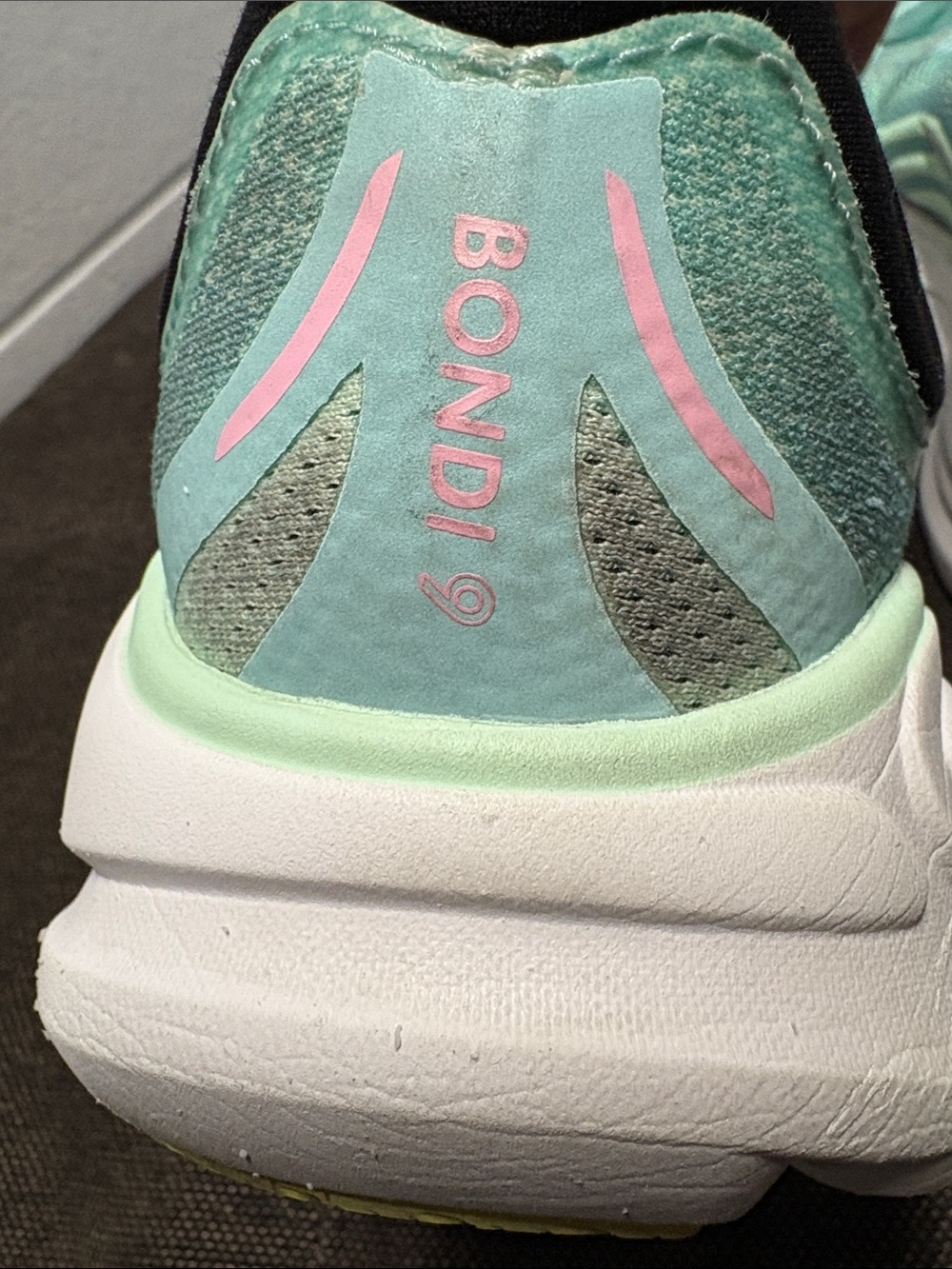 Hoka Women’s Bondi 9 Size 9.5D Wide - Picture 11 of 14